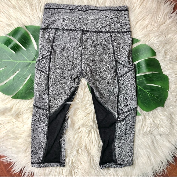 lululemon athletica crops - Picture 4 of 7